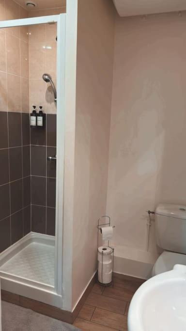 Beautiful F2 Apartment 5 Stops By Train From Paris โมเรต์-ซูร์-ลวง ภายนอก รูปภาพ
