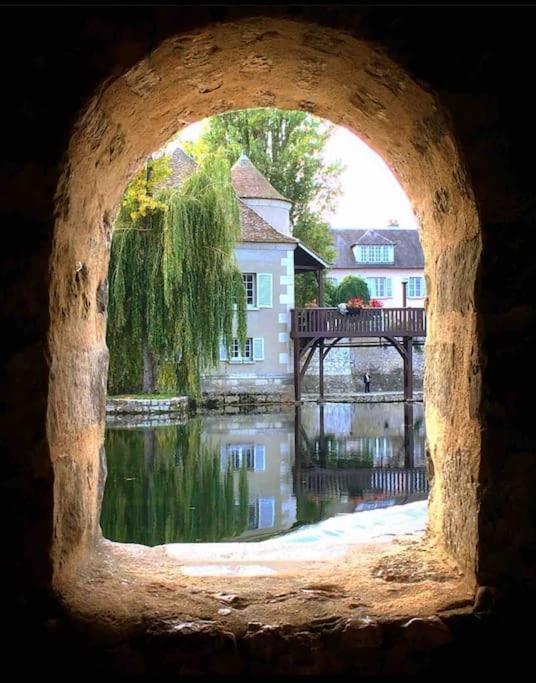 Beautiful F2 Apartment 5 Stops By Train From Paris โมเรต์-ซูร์-ลวง ภายนอก รูปภาพ
